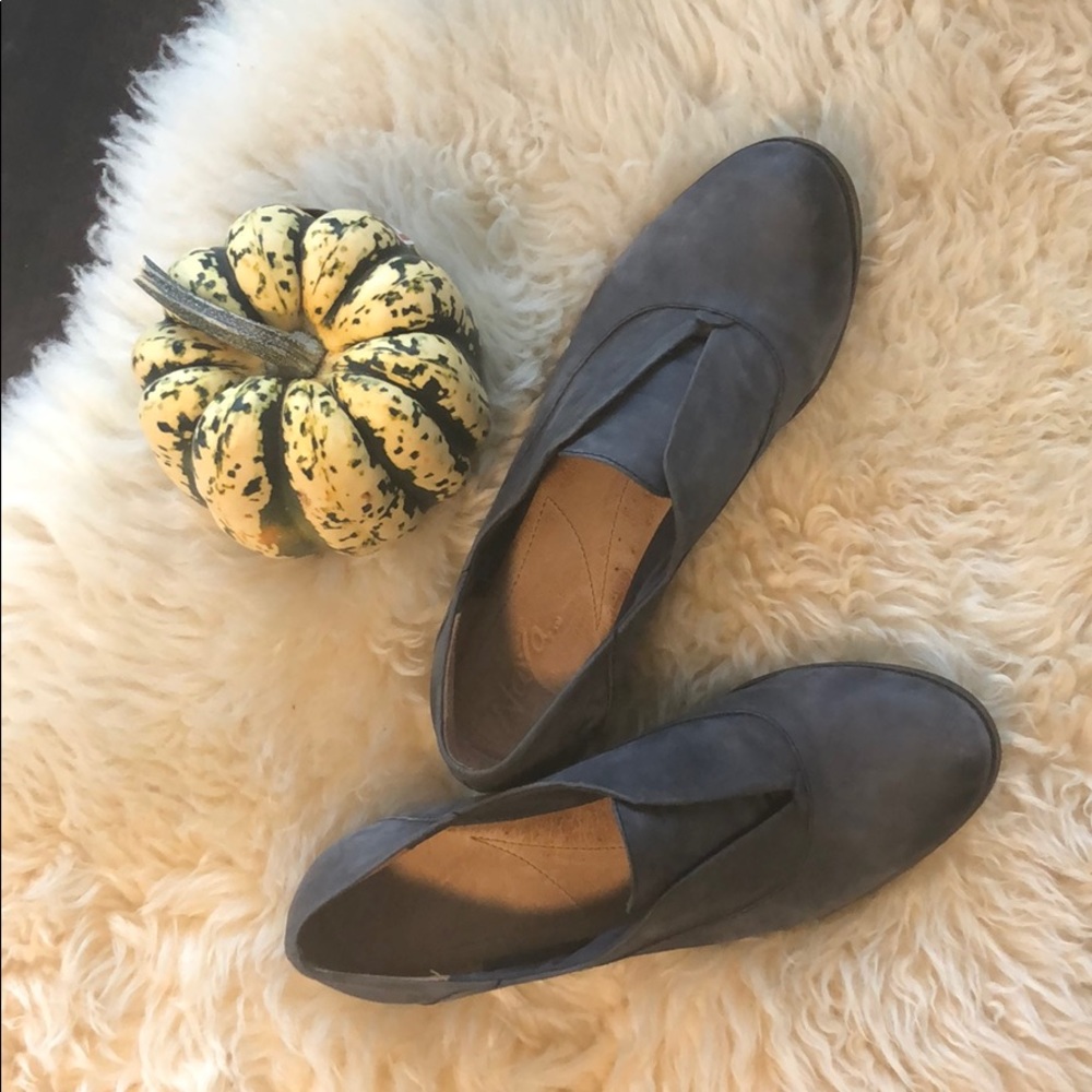 Naya calf skin flats sz8.5